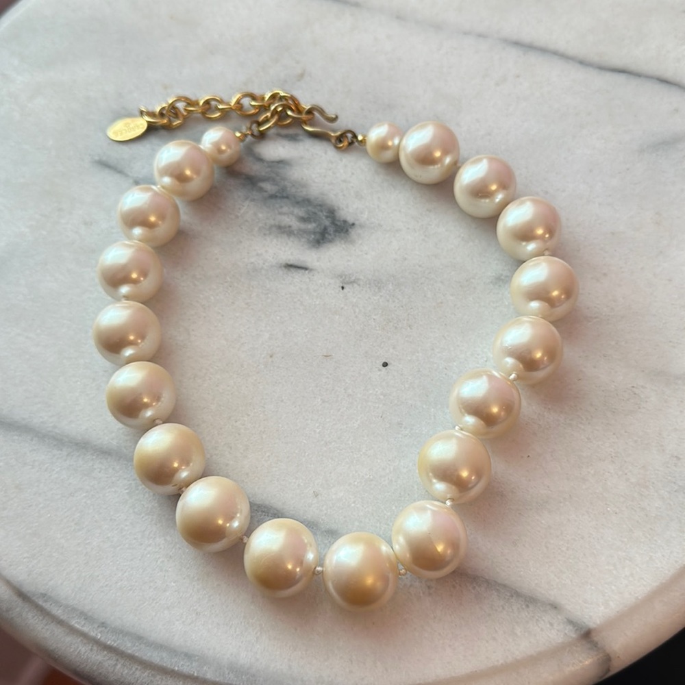 Carolee vintage pearl necklace